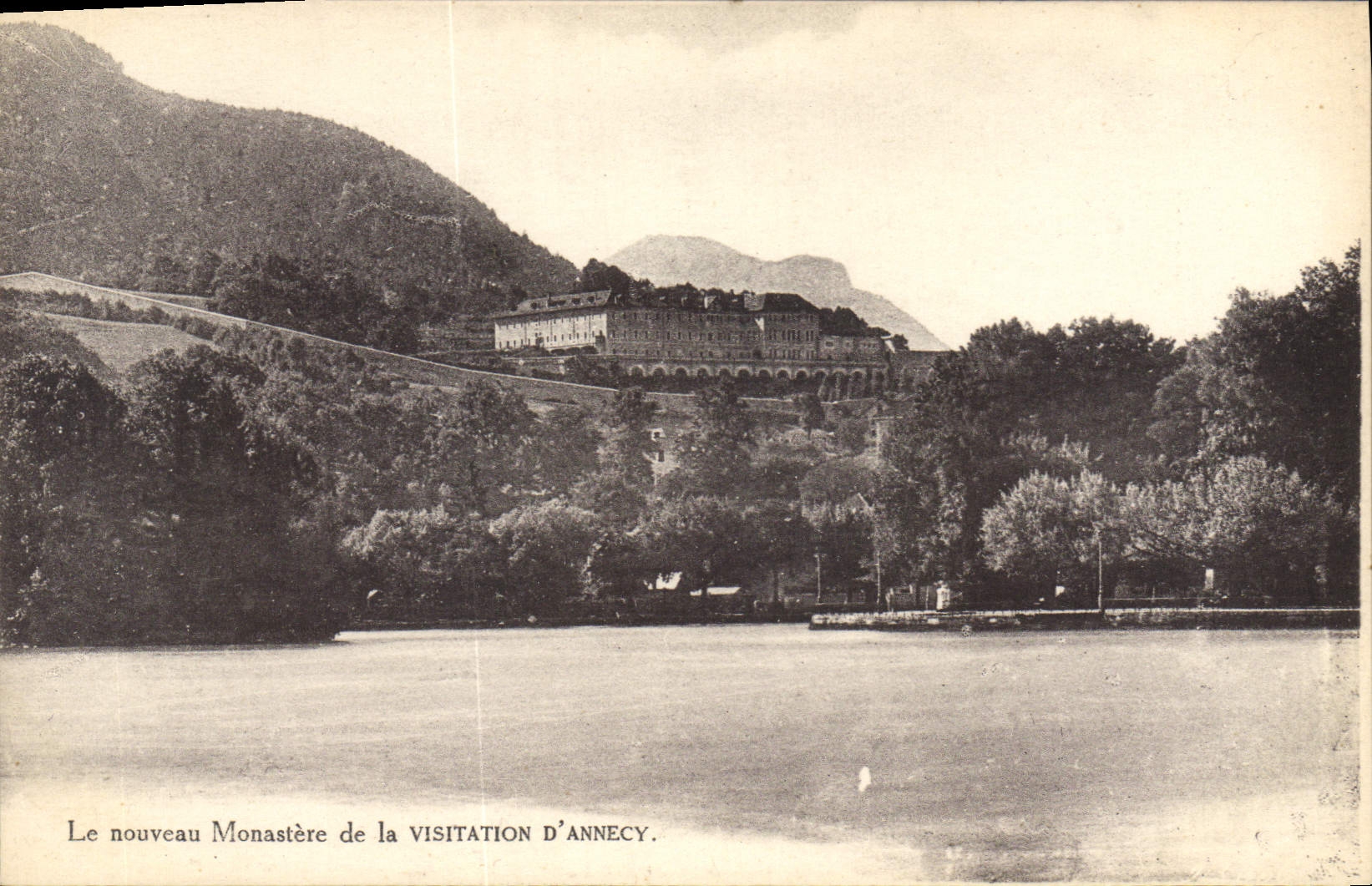 Le nouveau Monastère de la Visitation d'Annecy — vue lacustre — Imp. Heromin et Cie, Paris