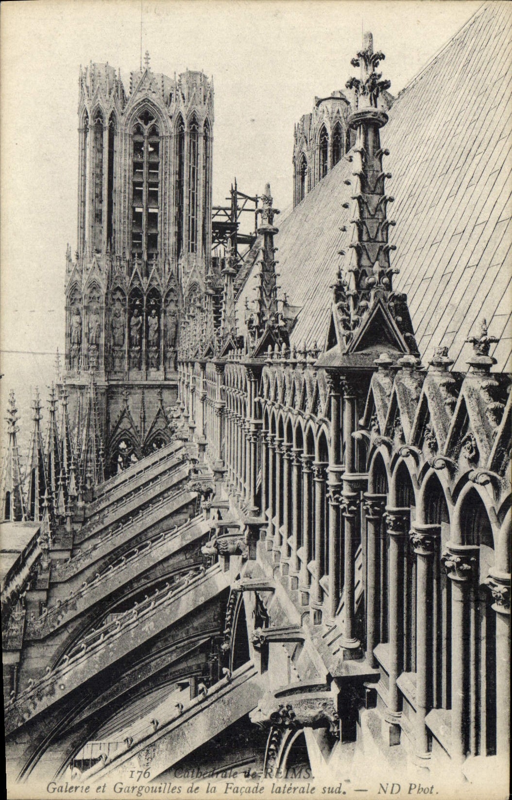 CPA Galerie et Gargouilles de la Facade laterale sud 