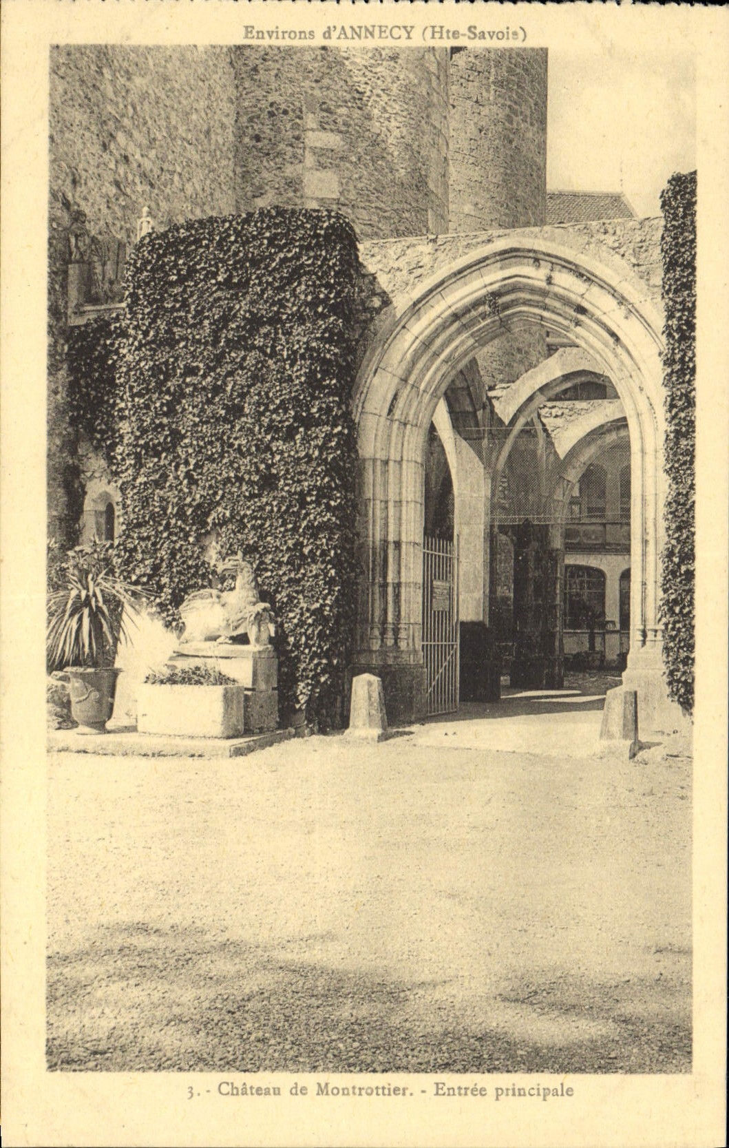 Château de Montrottier — Entrée principale — L. Faurraz, éditeur, Annecy (Haute-Savoie)