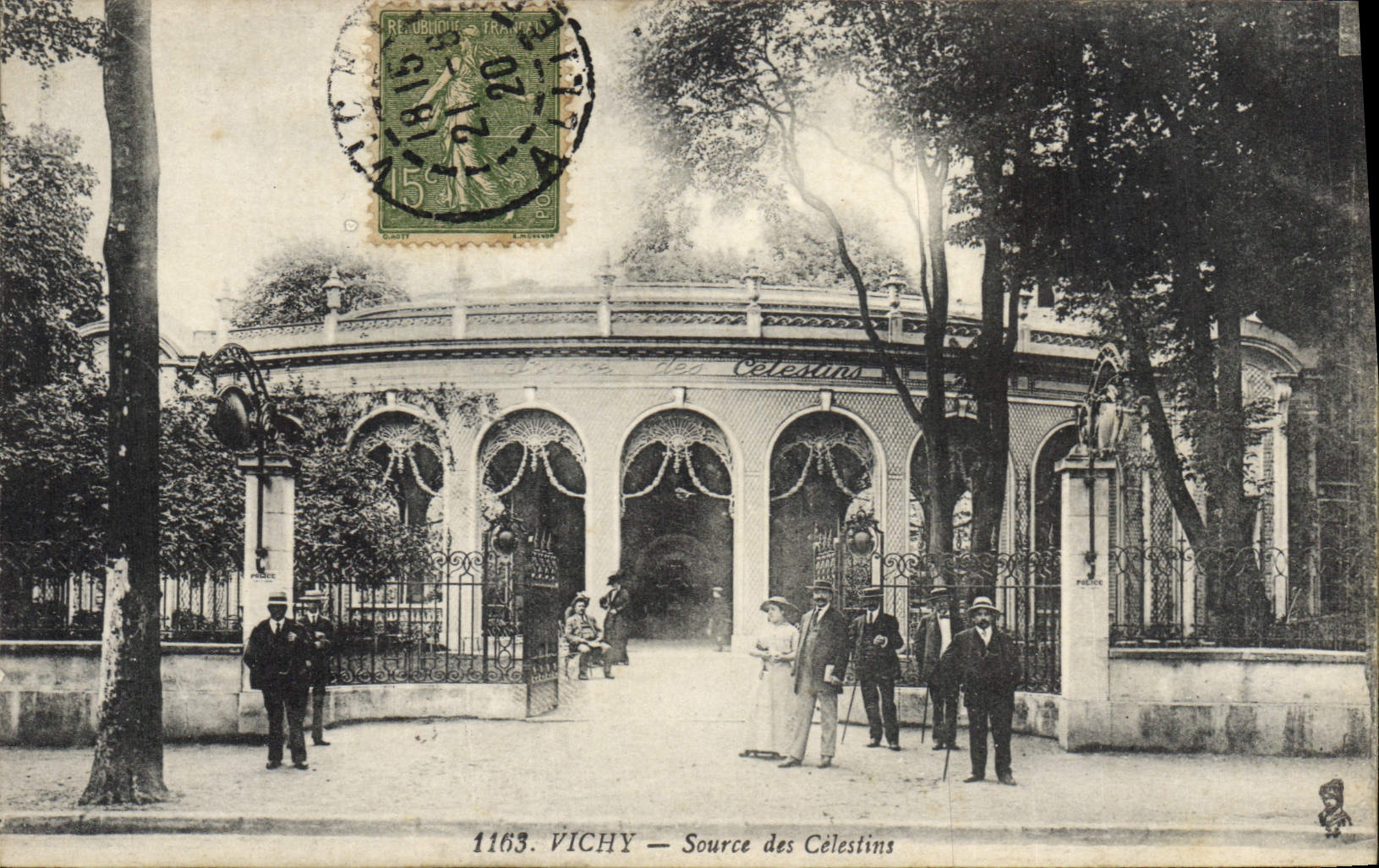 Vichy — Source des Célestins — Éditeur Vichy, n° 1163