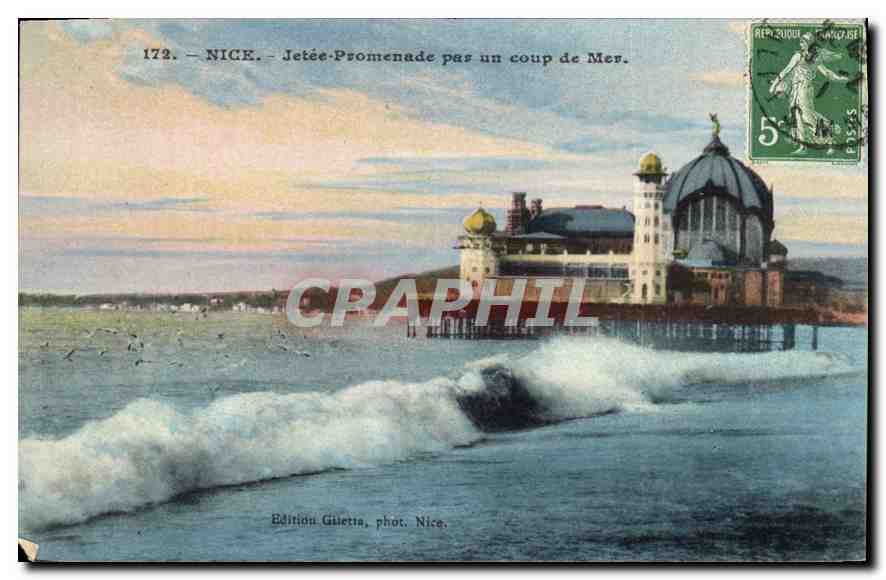 CPA Nice Jetee Promenade par un coup de Mer 