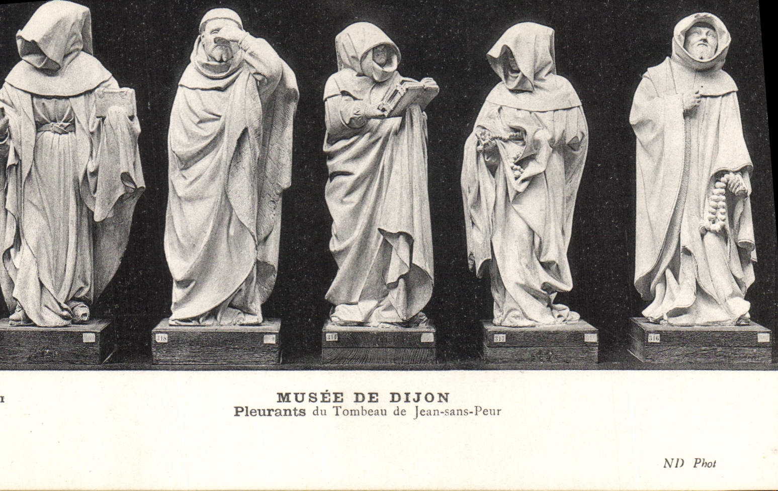 Pleurants du Tombeau de Jean-sans-Peur — Musée de Dijon — NID Phot