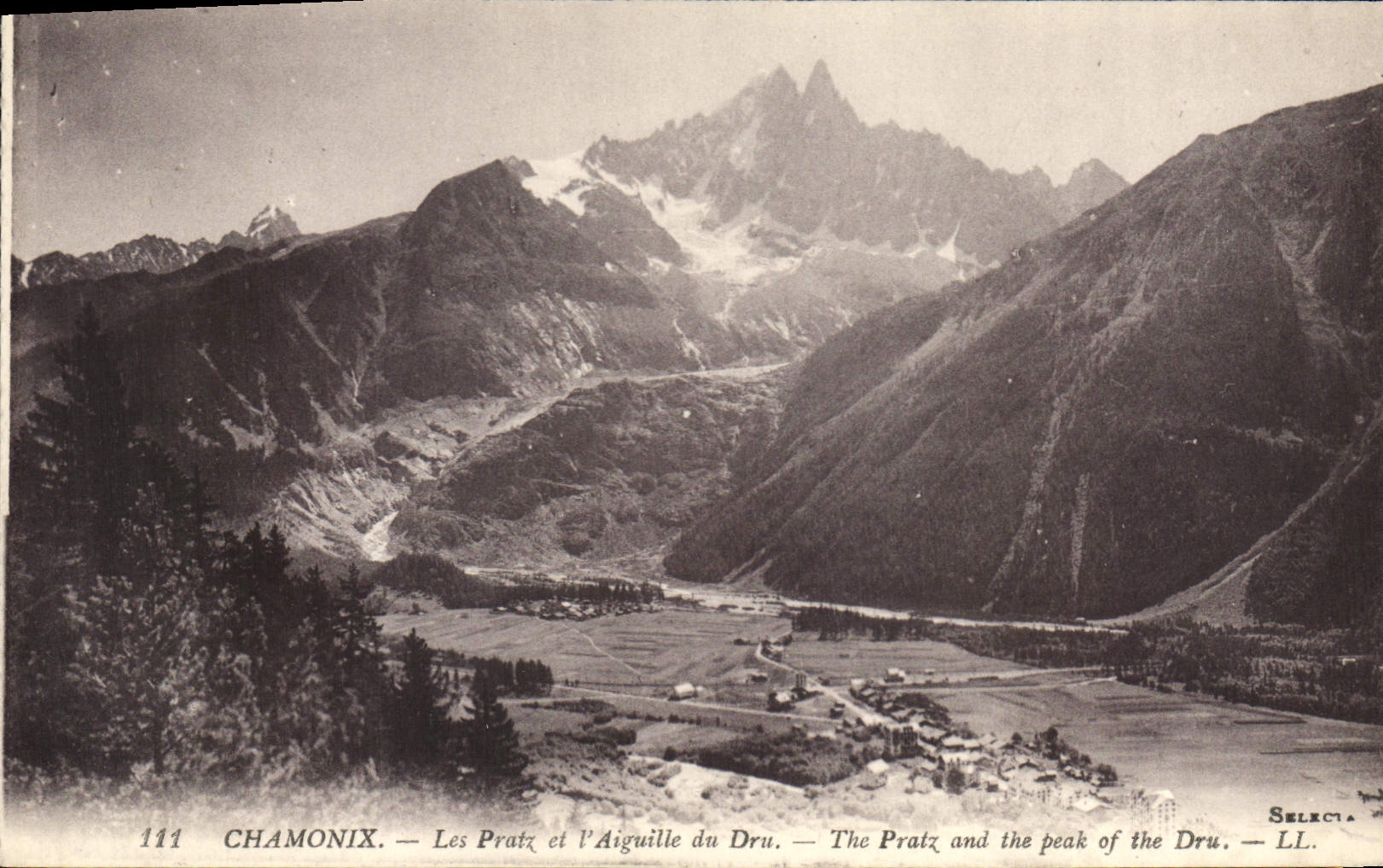 Chamonix — Les Pratz et l'Aiguille du Dru — Selecta