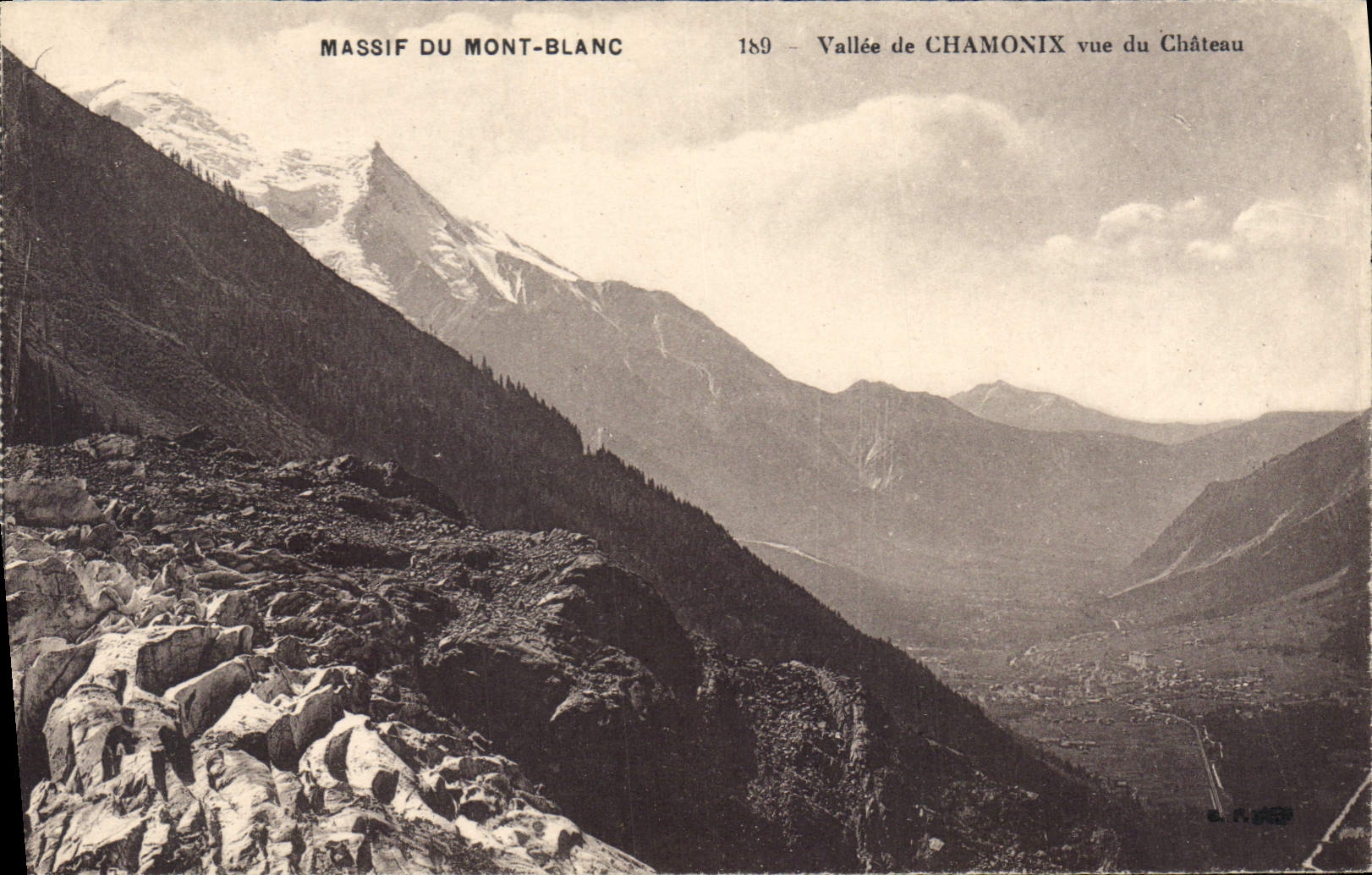 Massif du Mont-Blanc — Vallée de Chamonix vue du Château — Éditeur E. F. (n° 189)