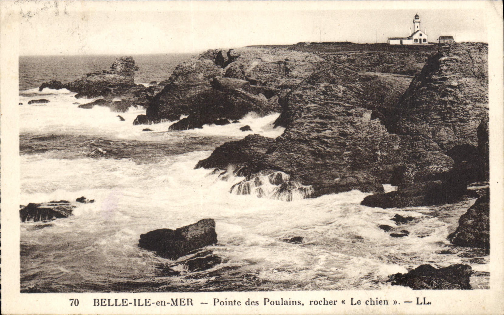 Belle-Île-en-Mer — Pointe des Poulains, rocher « Le chien » — LL.
