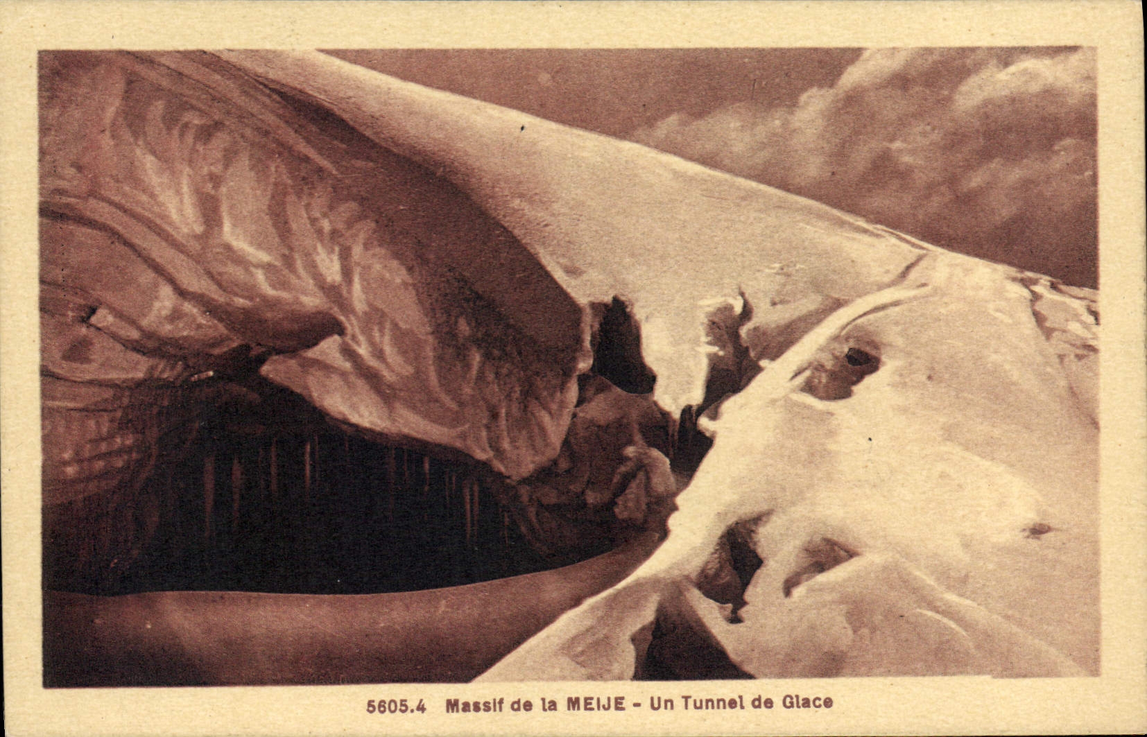 Massif de la MEIJE - Un Tunnel de Glace — série 5605.4, éditeur A. Hourlier, Grenoble