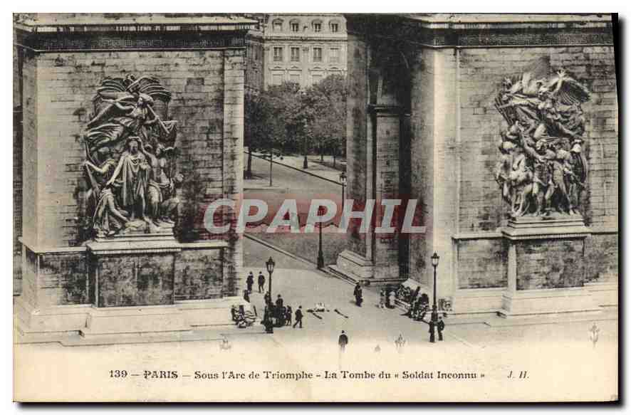 CPA Paris sous l'Arc de Triomphe la Tombe du Soldat Inconnu 