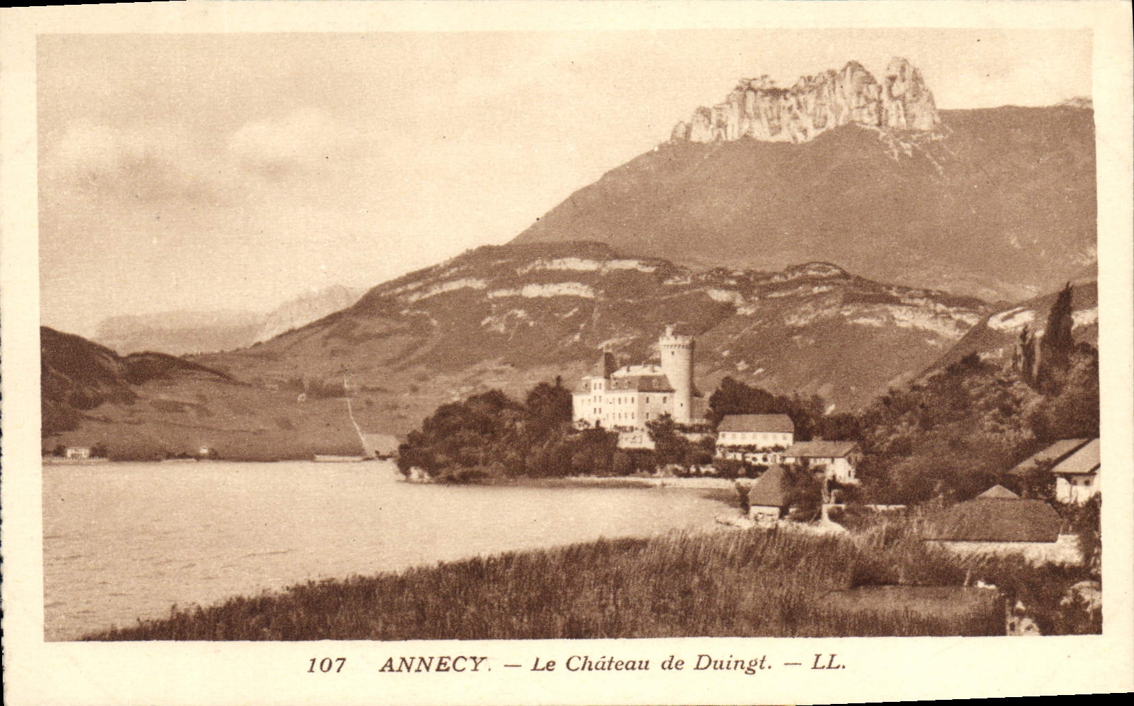 CPA Annecy Le Chateau de Duingt 