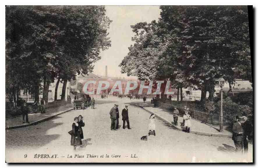 CPA Epernay la place Thiers et la Gare 