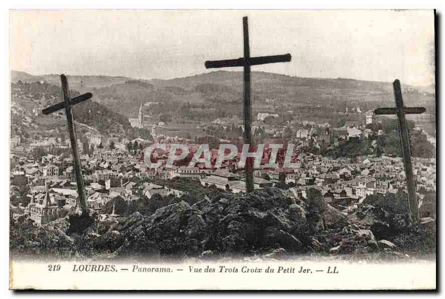 CPA Lourdes Panorama Vue des Trois Croix du Petit Jer 