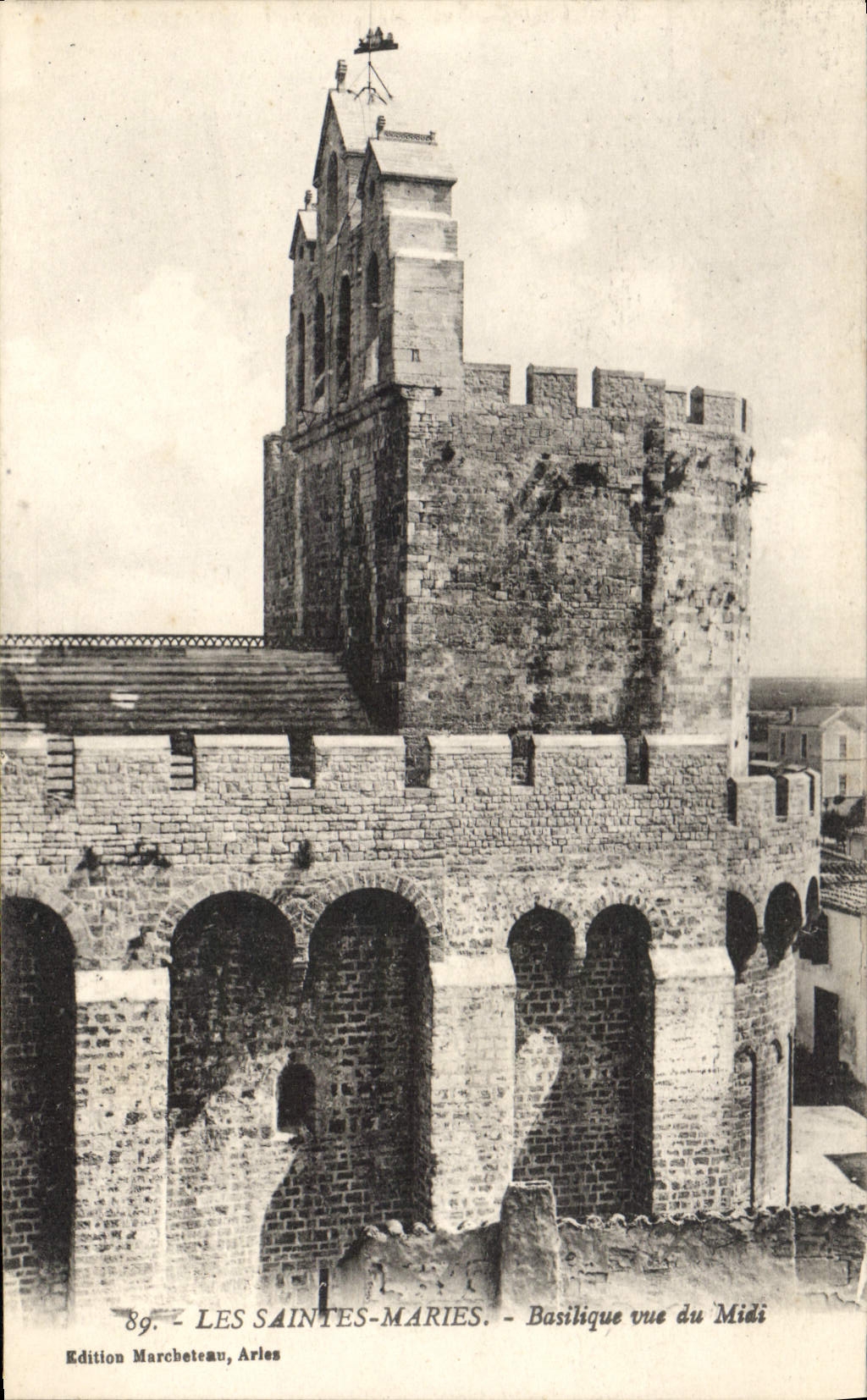 Les Saintes-Maries - Basilica vista dal Mezzogiorno — Edizione Marcheteau, Arles, n°89
