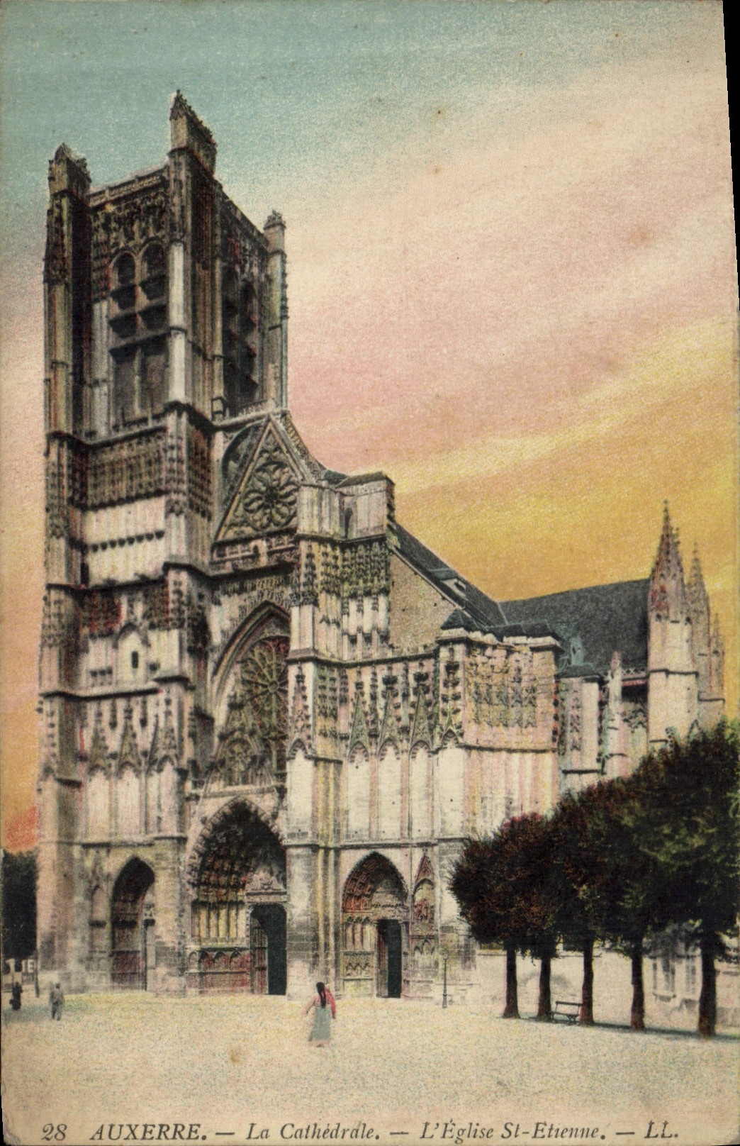 Auxerre — La Cathédrale — L'Église St-Etienne — LL. — N°28