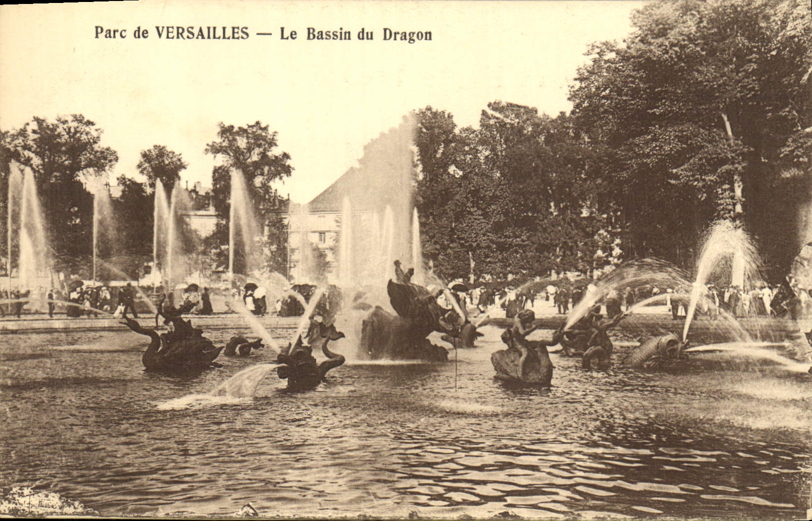 Parc de VERSAILLES — Le Bassin du Dragon — Edit Manlen, Versailles