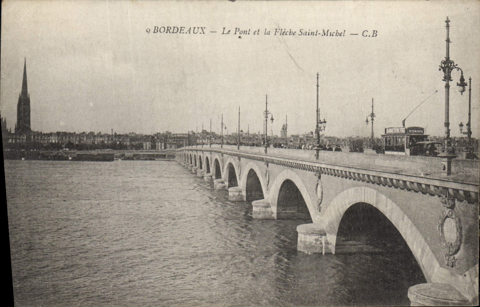 CPA Bordeaux Le Pont et la Fleche Saint Michel 