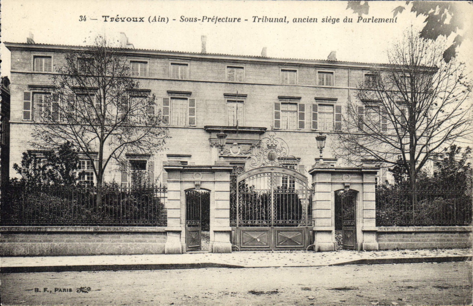 CPA Trevoux Ain Sous Prefecture Tribunal ancien siege du Parlement 