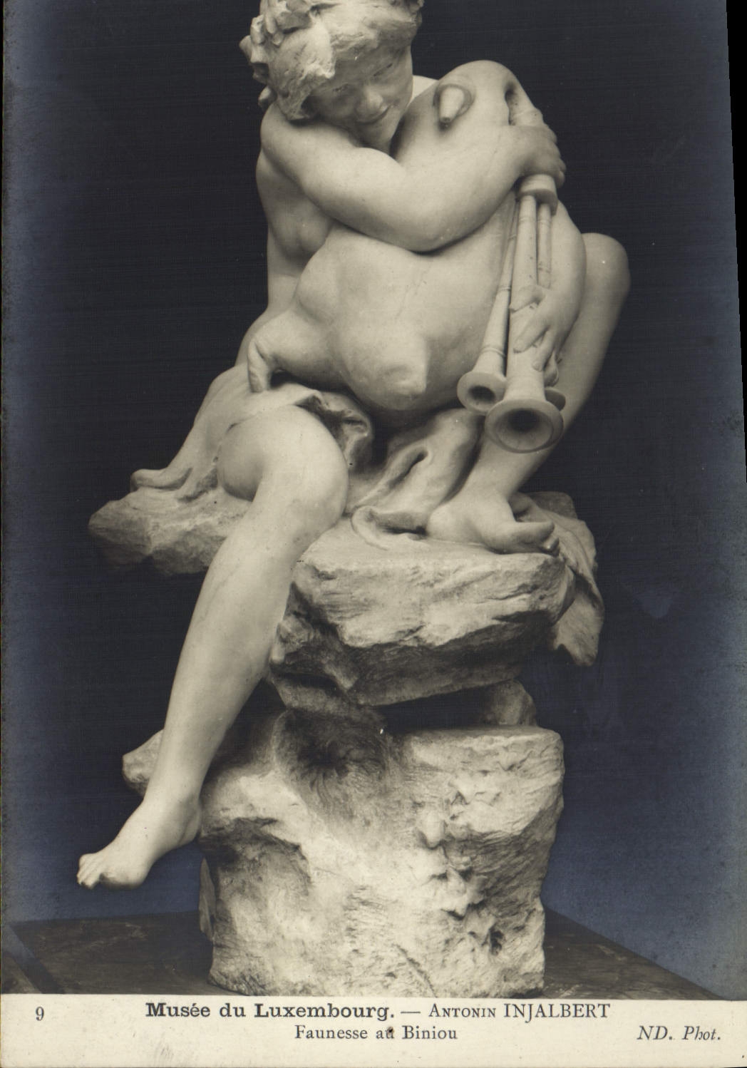 CPA Musee du Luxembourg Antonin Injalbert Faunesse au Biniou 