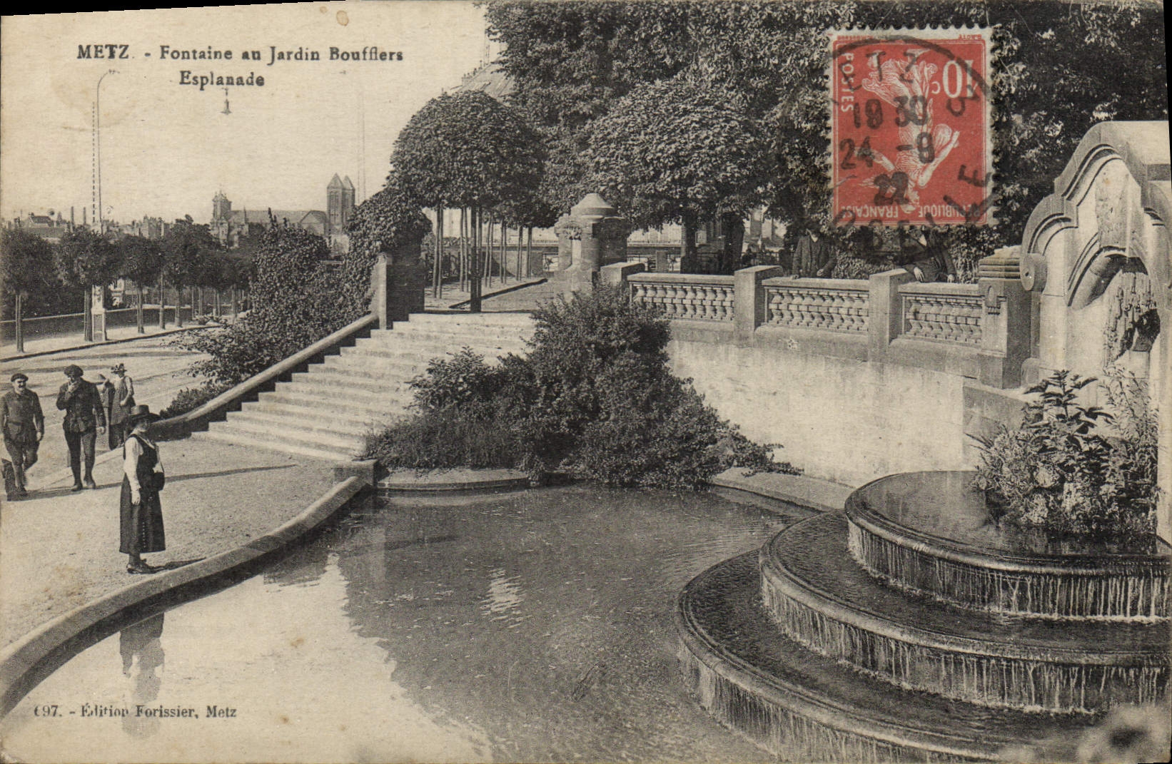 Metz - Fontaine au Jardin Boufflers Esplanade — Édition Forissier, Metz, n° 97