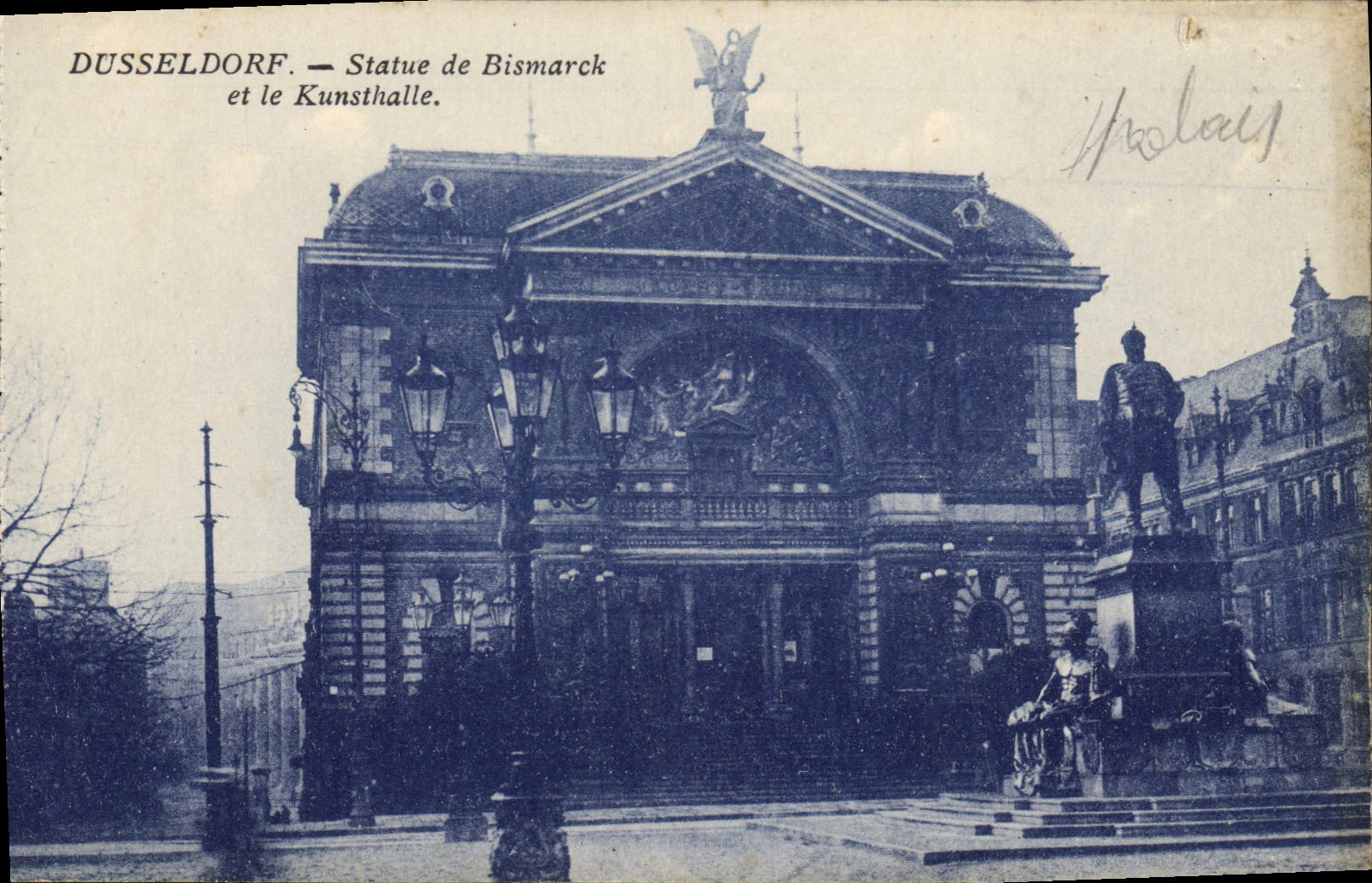 CPA Dusseldorf statue de Bismarck et le Kunsthalle 