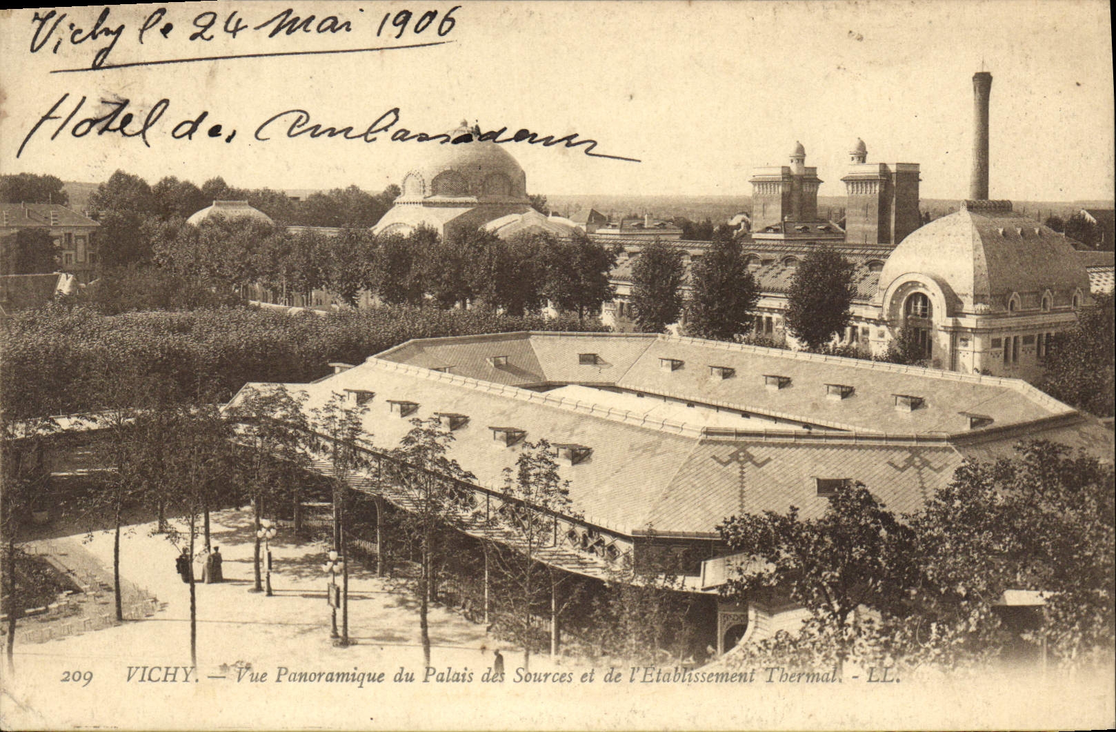 Vichy — Vue panoramique du Palais des Sources et de l'Établissement Thermal — LL. n°209