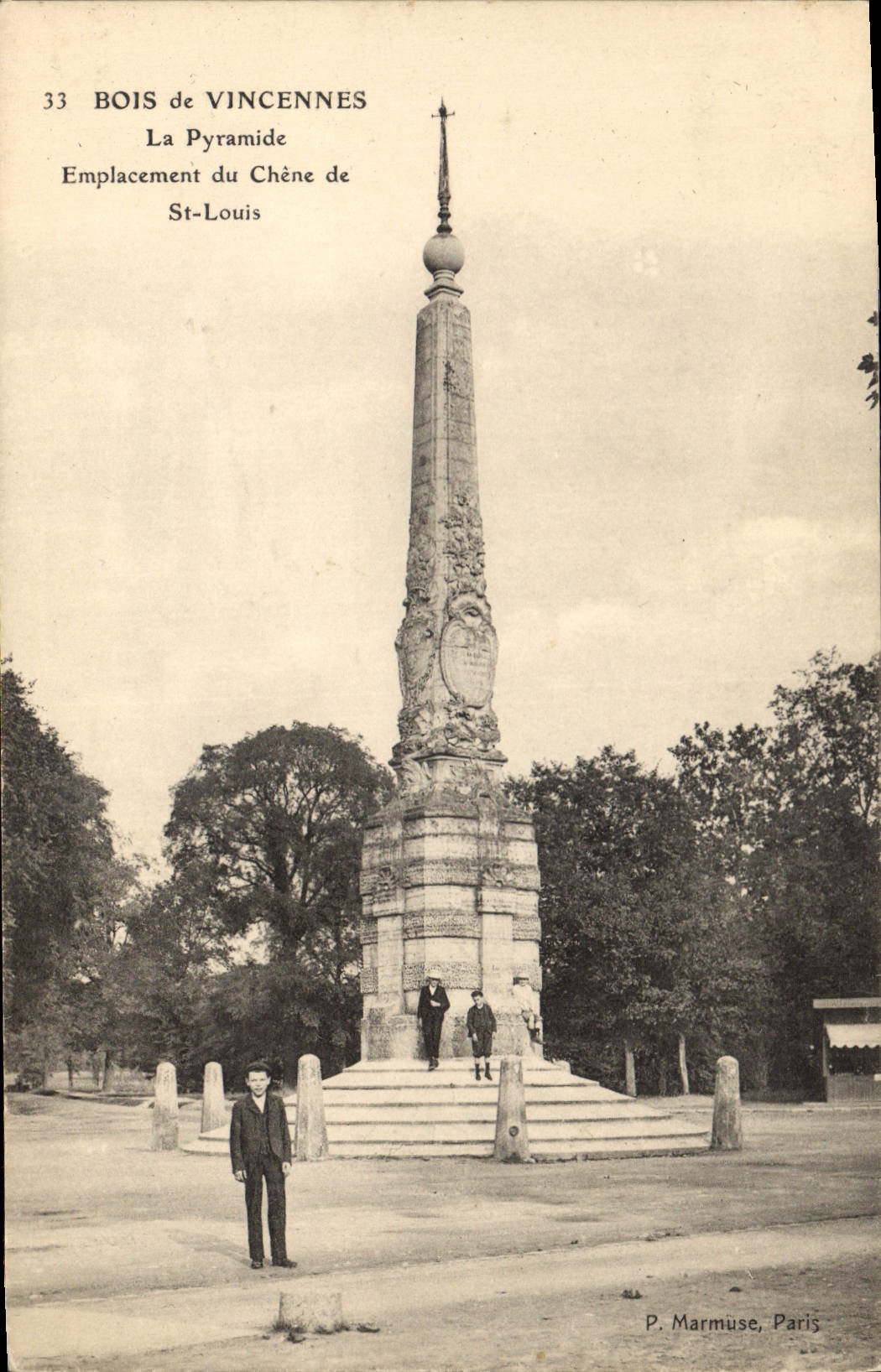 CPA Bois de Vincennes la Pyramide Emplacement du Chene de St Louis 