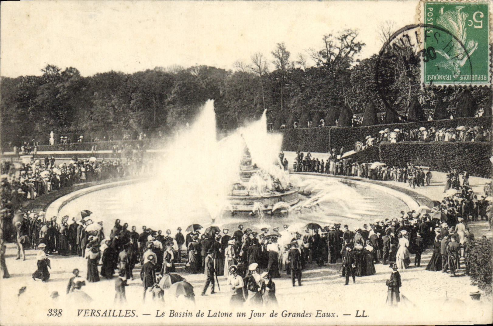 Versailles — Le Bassin de Latone un Jour de Grandes Eaux — LL. n°338