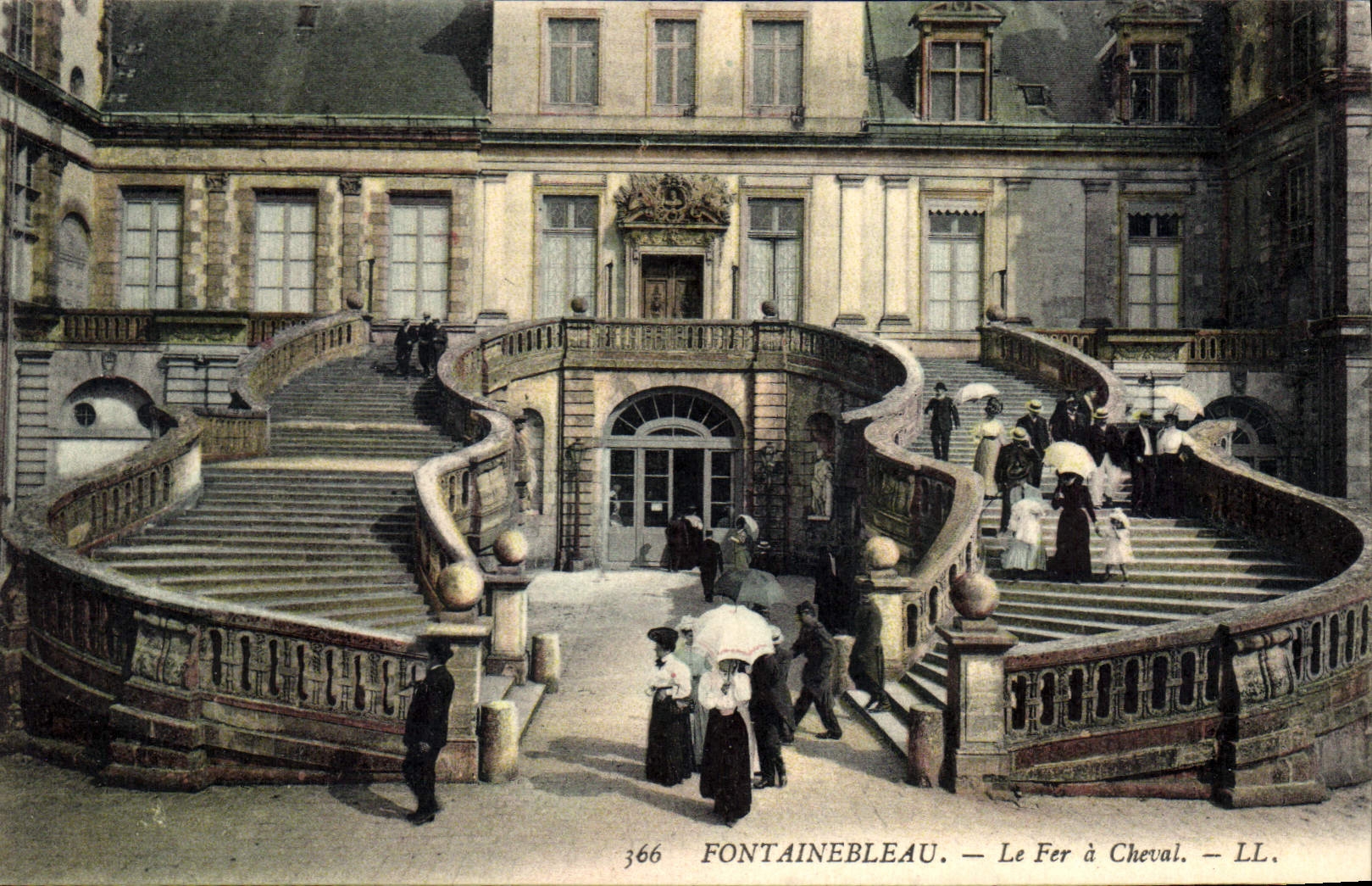 Fontainebleau — Le Fer à Cheval — LL. — n° 366