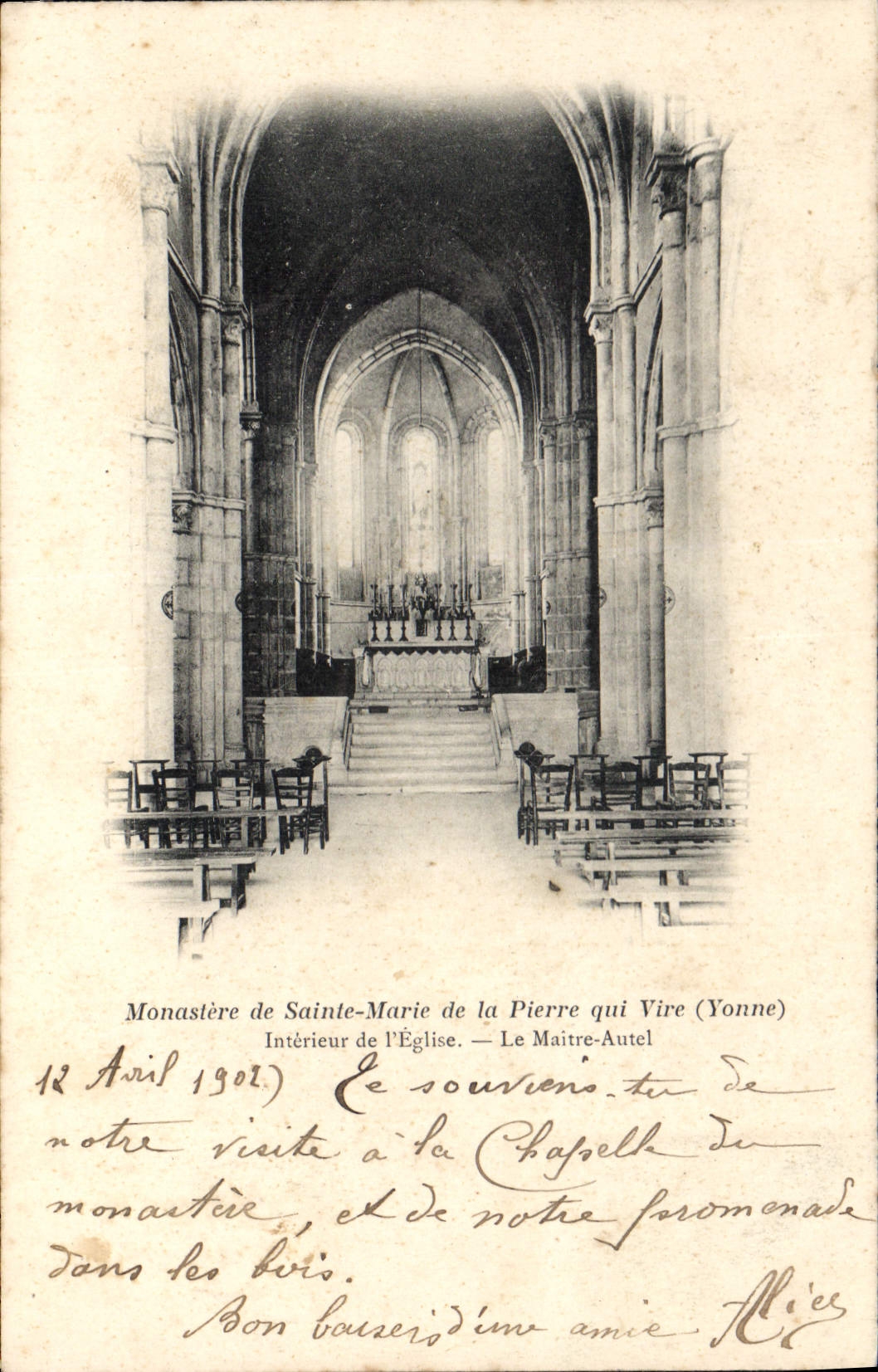 Intérieur de l'église du Monastère de Sainte-Marie de la Pierre à Vire (Yonne) — Le Maître-Autel — éditeur inconnu, n° de série non visible
