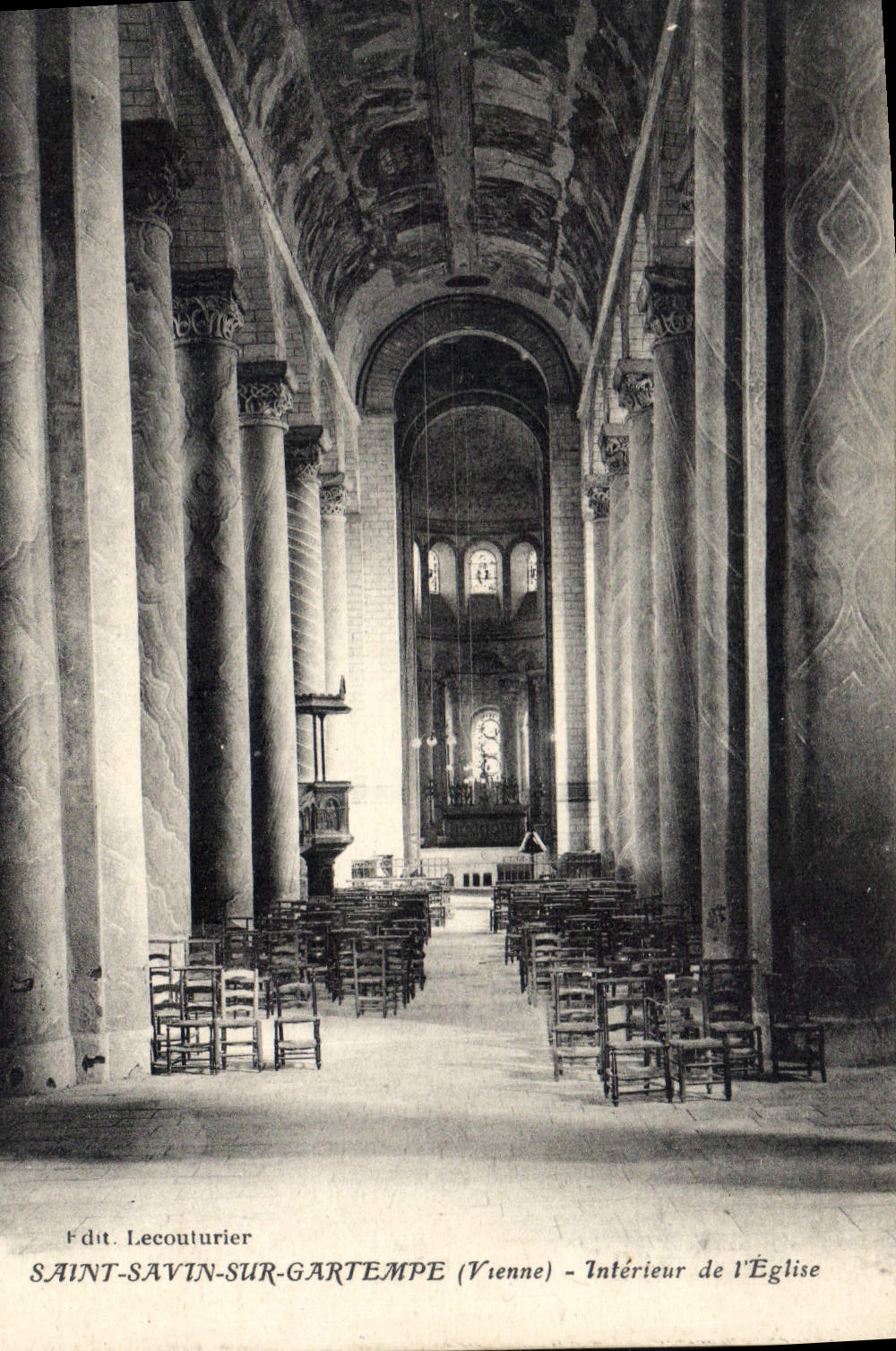 Saint-Savin-sur-Gartempe (Vienne) — Intérieur de l'Église — Édit. Lecouturier