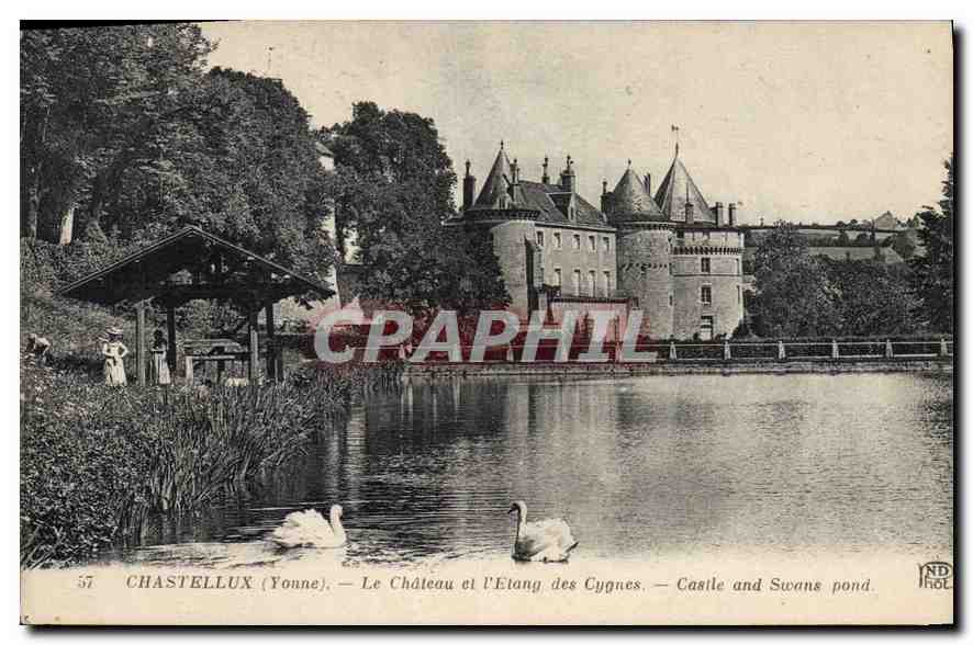 Chastellux (Yonne) — Le Château et l'Étang des Cygnes — NDHOT