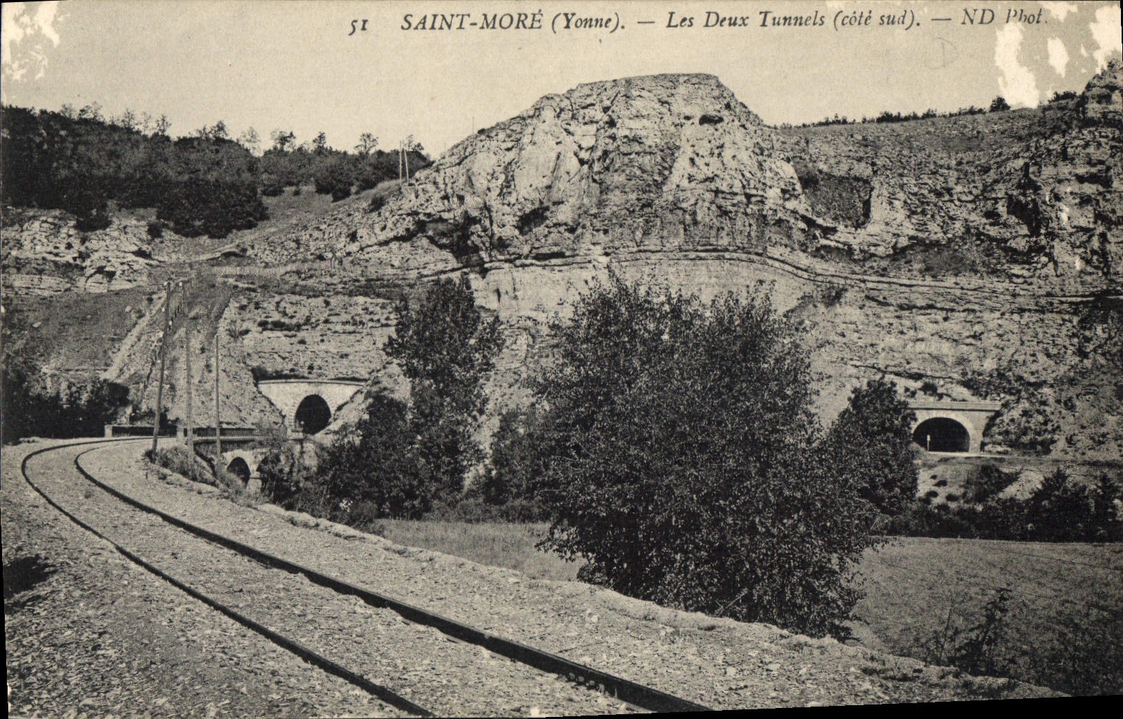 Saint-Moré (Yonne) — Les Deux Tunnels (côté sud) — ND Phot.