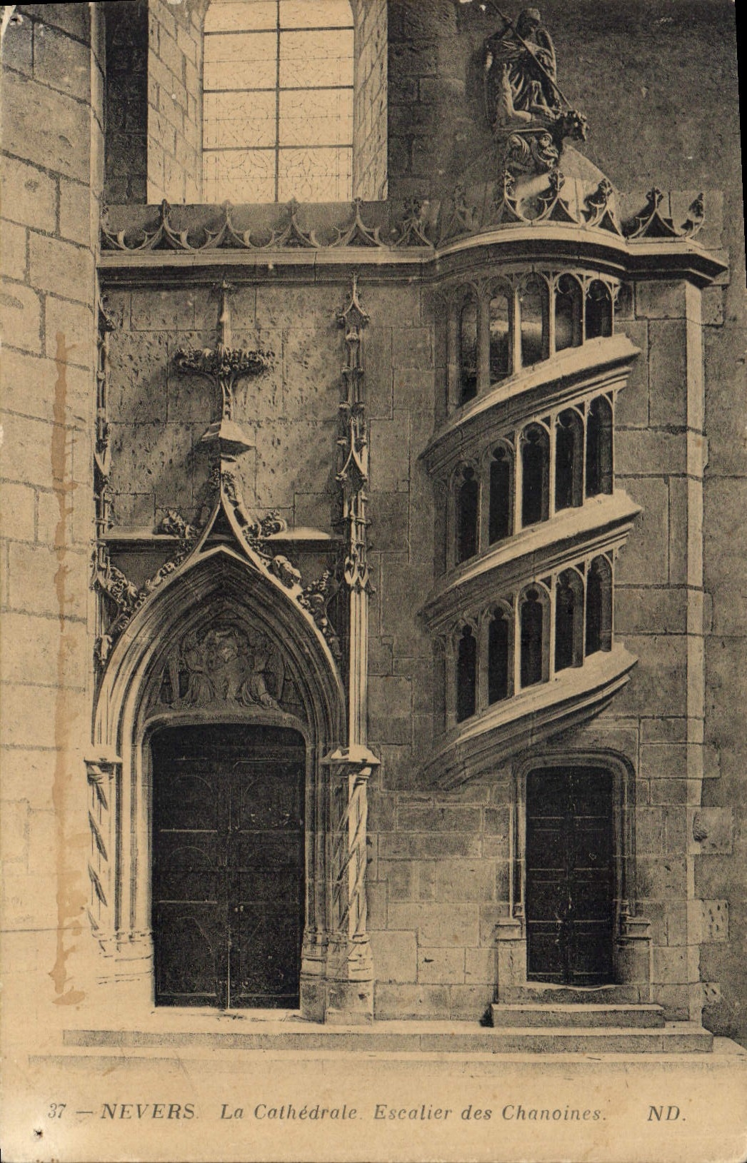 CPA Nevers la Cathedrale Escalier des Chanoines 