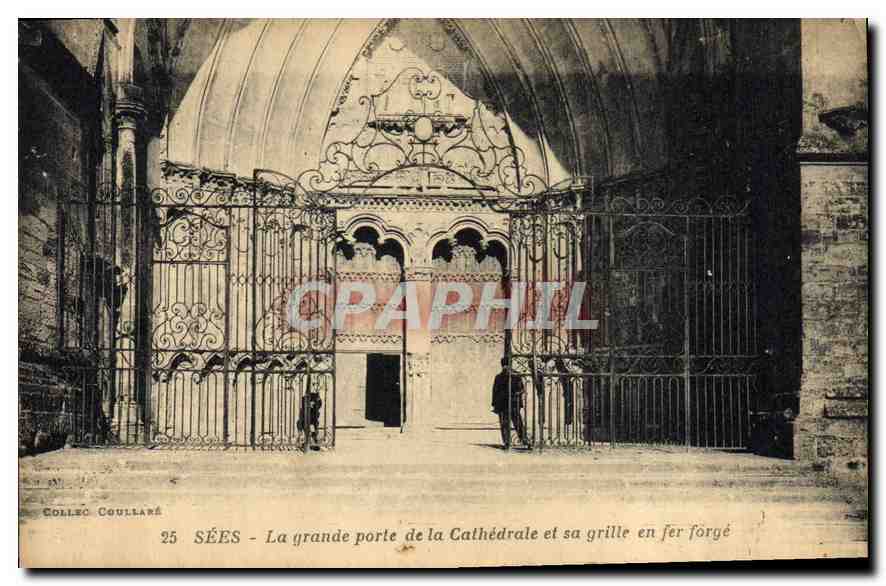 CPA Sees la Grande Porte de la Cathedrale et sa Grille en fer Forge 