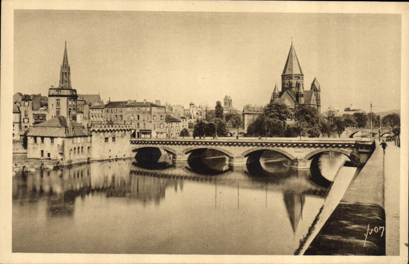 Metz — Le Moyen Pont — Les Éditions d'Art Yvonne, Paris