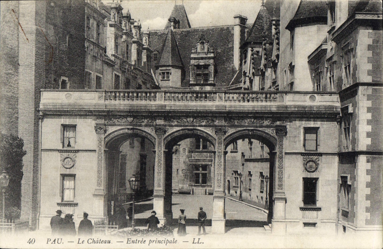 CPA Pau le chateau entree principale 