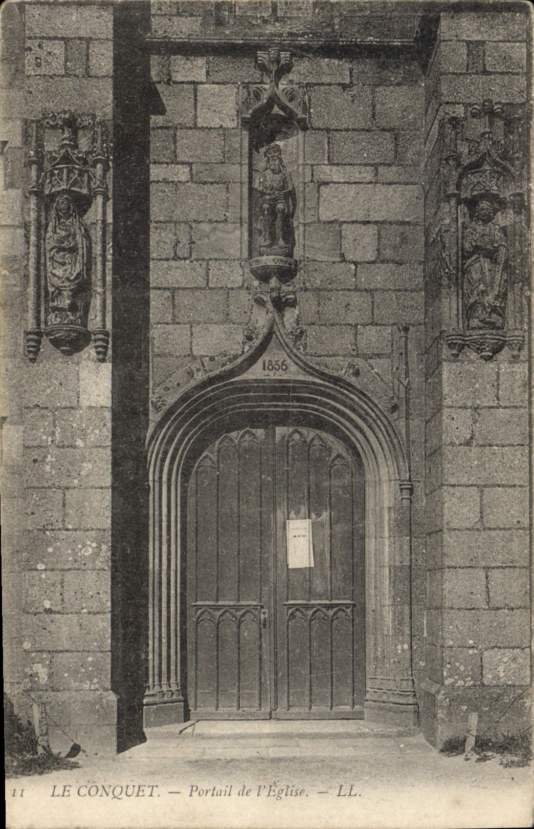 CPA Le Conquet Portail de l'eglise 