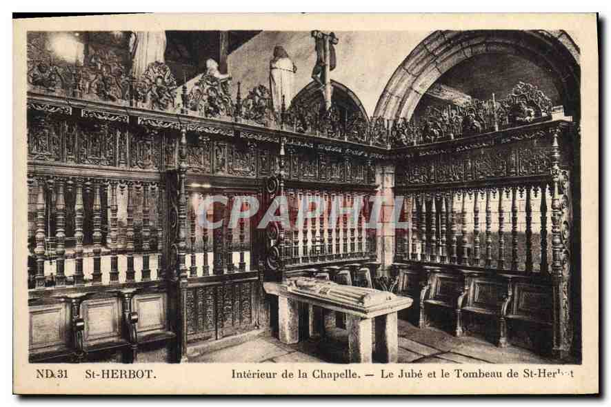 CPA St Herbot interieur de la Chapelle la Jube et le Tombeau de St Herbot 