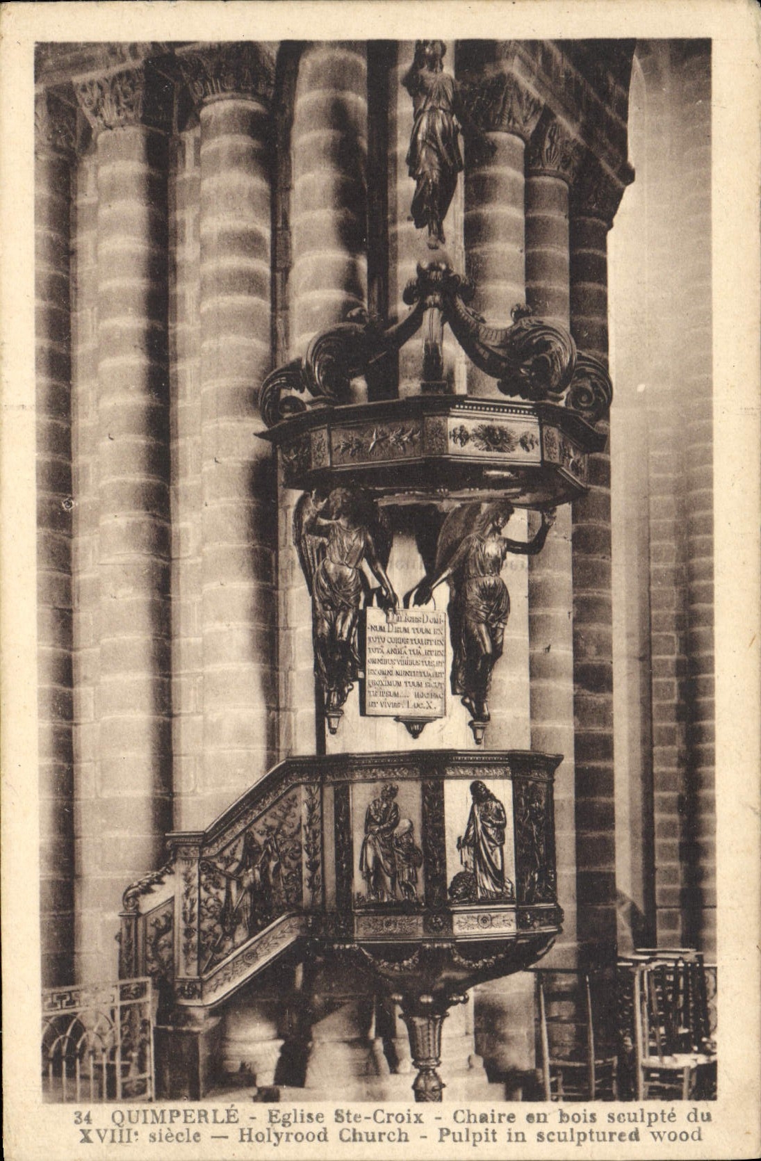 CPA Quimperle Eglise Ste Croix Chaire en bois sculpte du XVIII siecle 