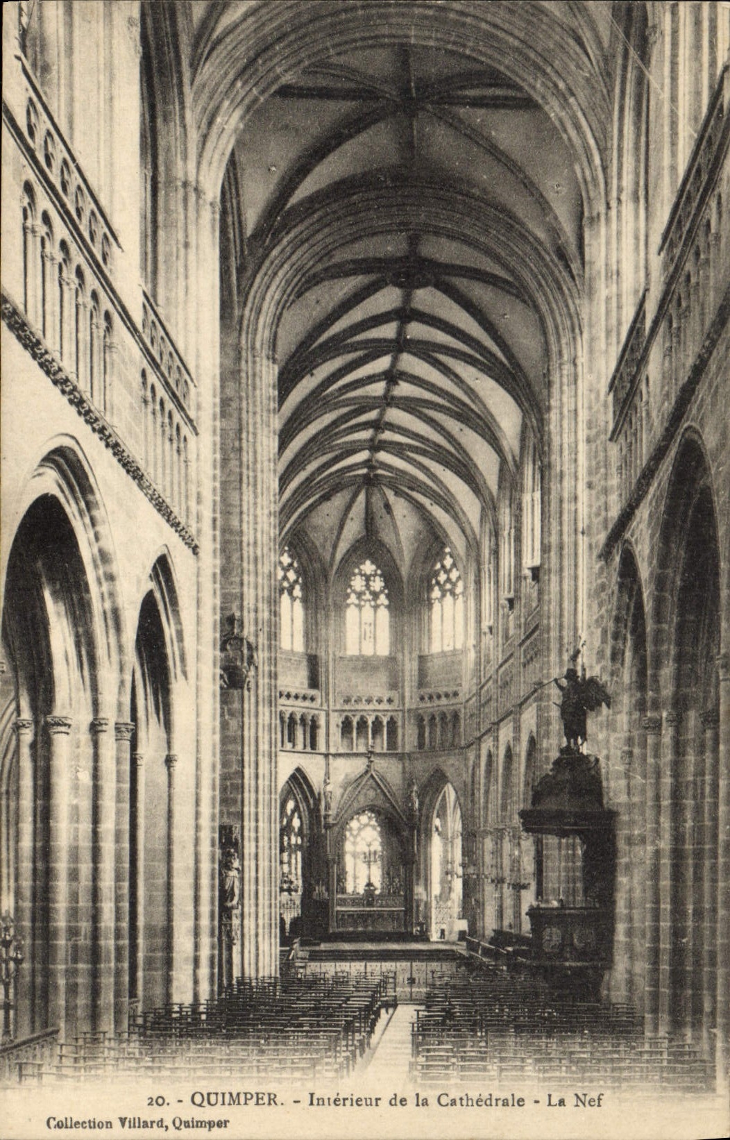 CPA Quimper interieur de la Cathedrale la Nef 