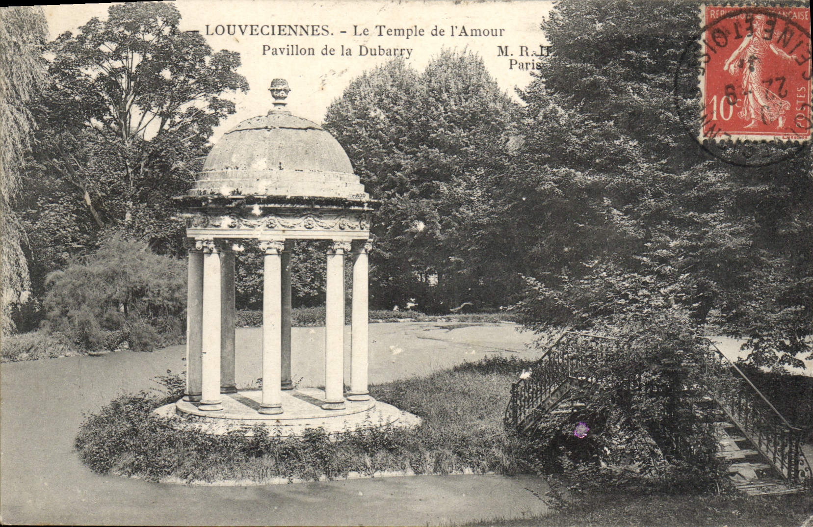 CPA Louveciennes le Temple de l'Amour Pavillon de la Dubarry 