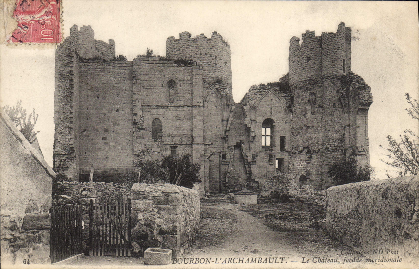 CPA Bourbon l'Archambault le chateau facade meridionale 