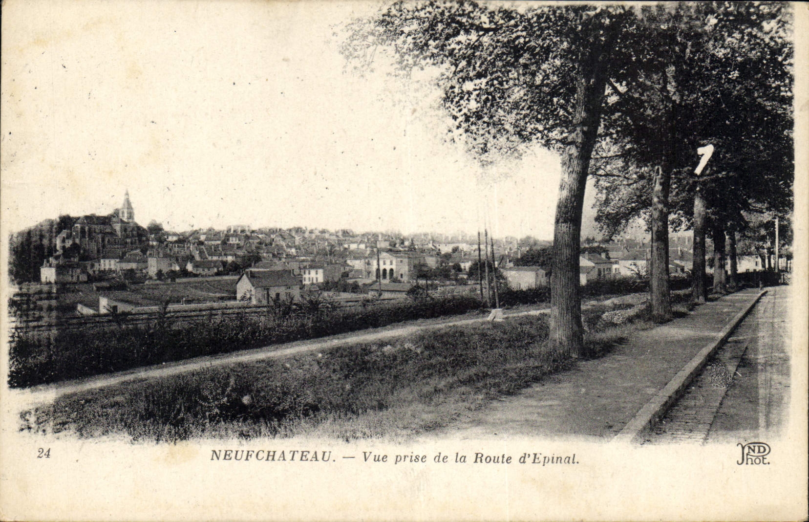 CPA Neufchateau vue prise de la Route d'Epinal 