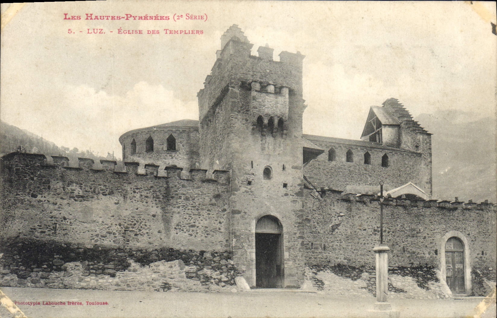 Luz - Église des Templiers — Les Hautes-Pyrénées (2e Série) — Phototypie Labouche Trères, Toulouse