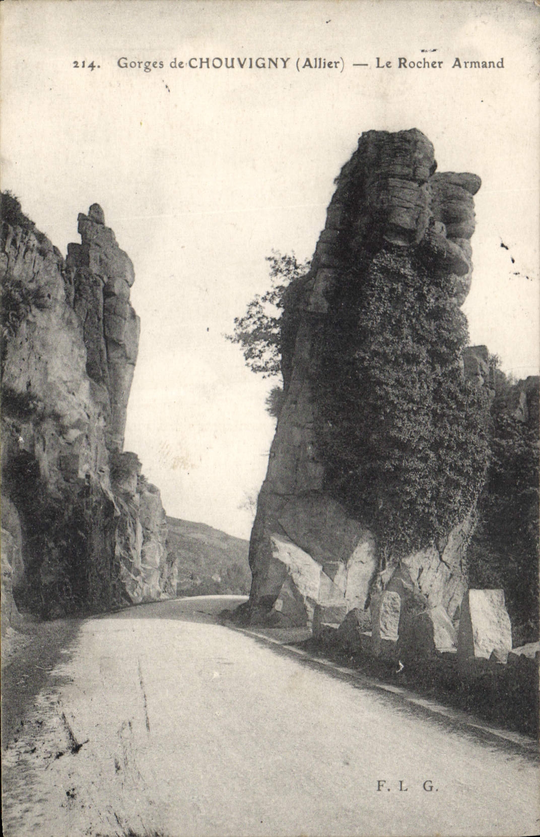 Gorges de CHOUVIGNY (Allier) — Le Rocher Armand — F.L.G.