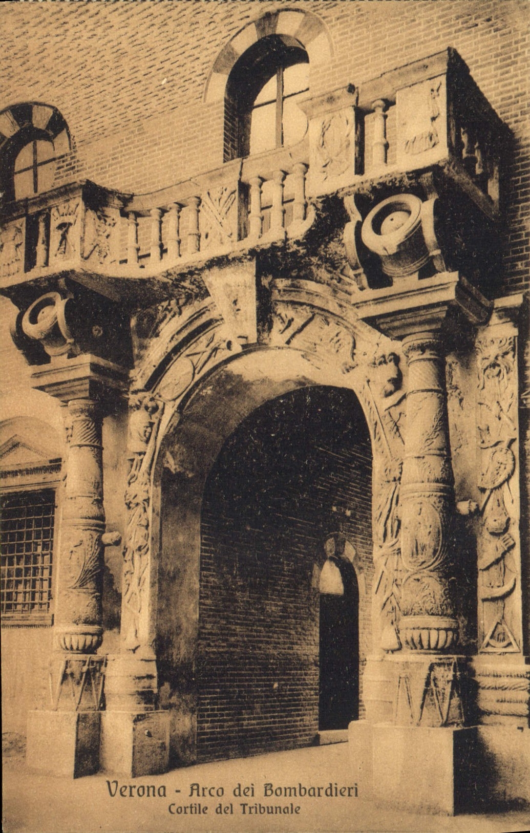 CPA Verona Arco dei Bombardieri Cortile del Tribunale 