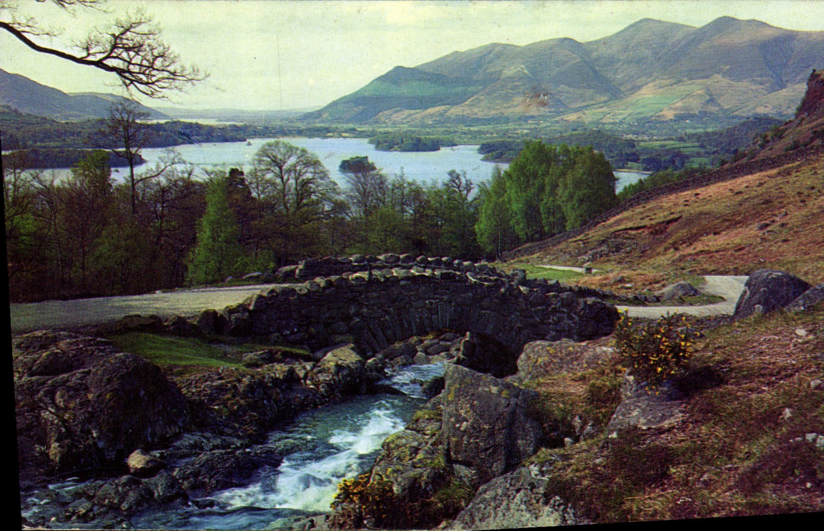 CPA Ashness Bridge et Derwentwater This ancient Bridge with wonderful view of Derwentwater and Basse