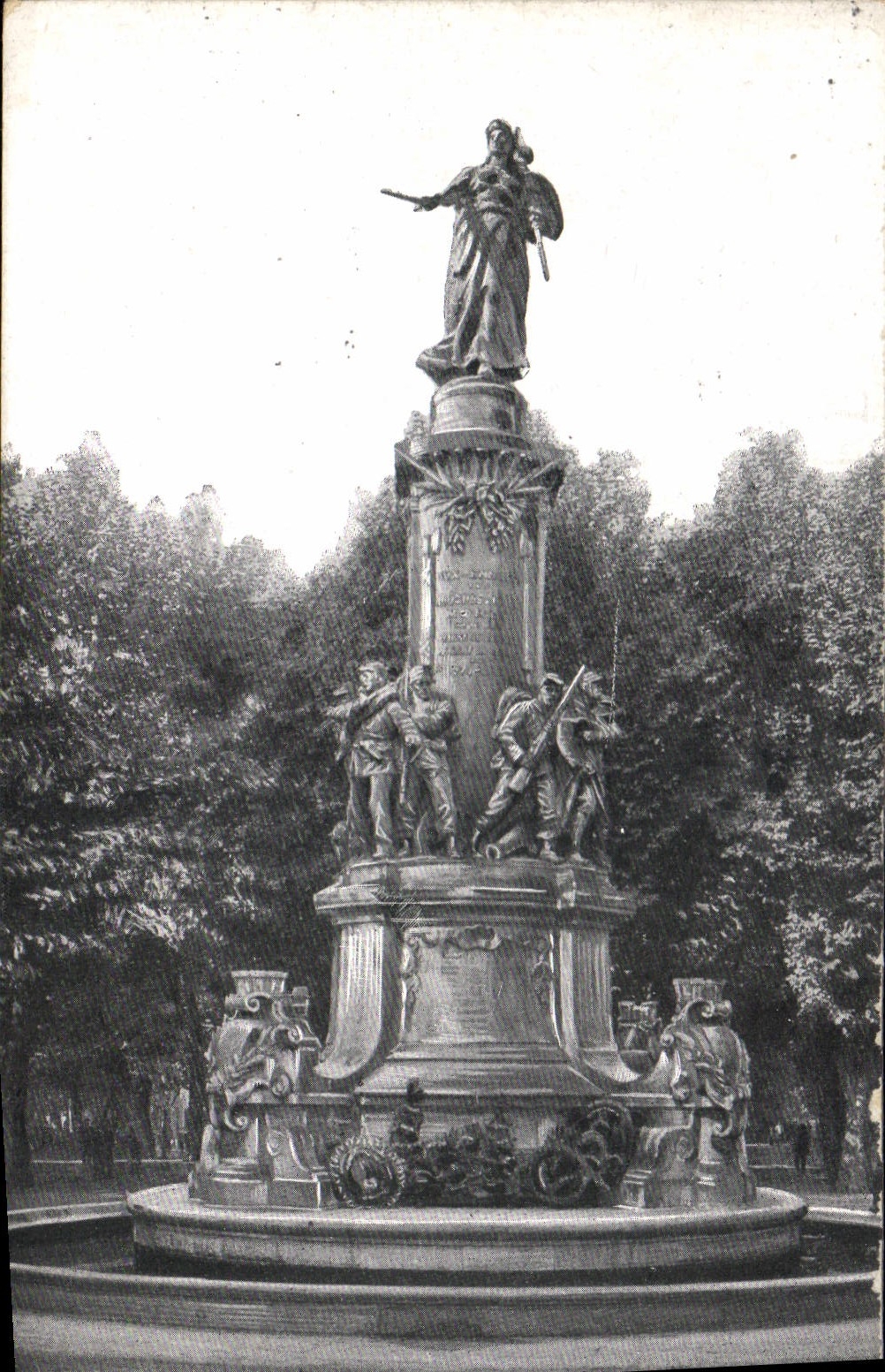 Monument aux Morts — Paris — éditeur L.V. & Cie