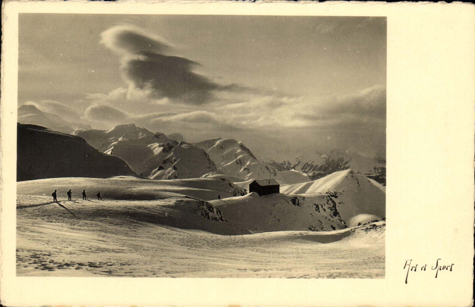 Skieurs en montagne — éditeur Art et Sport