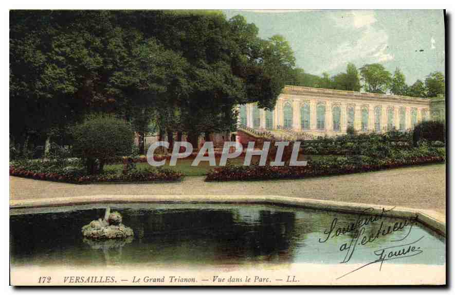 CPA Versailles Le Grand Trianon Vue dans le Parc 