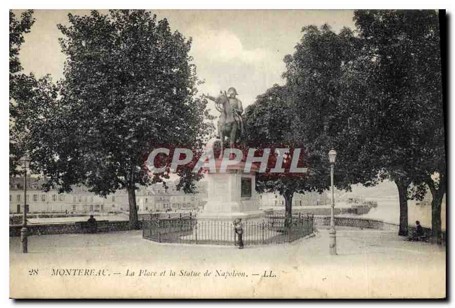 Montereau — La Place et la Statue de Napoléon — LL.