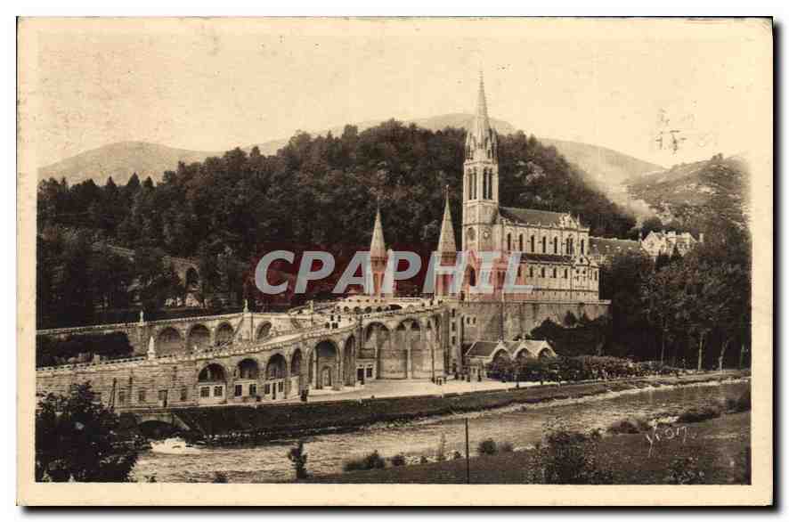 CPA Les Pyrenees Lourdes Hautes Pyrenees La Grotte 